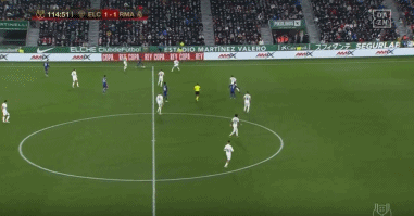 KD：经历这些艰难的比赛，对我们整个团队来说都非常重要