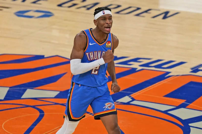 与此同时